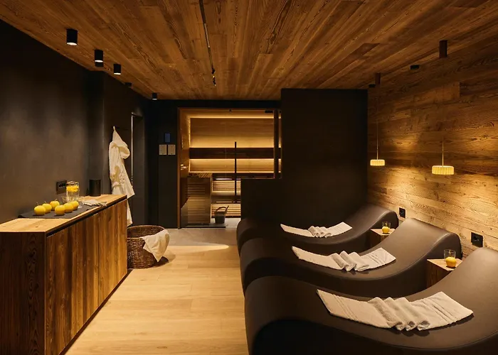 Les Pares Hideaway Apartments